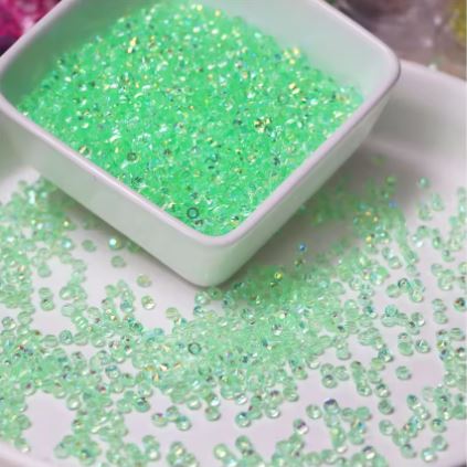 Rhinestones - 4mm - Lime